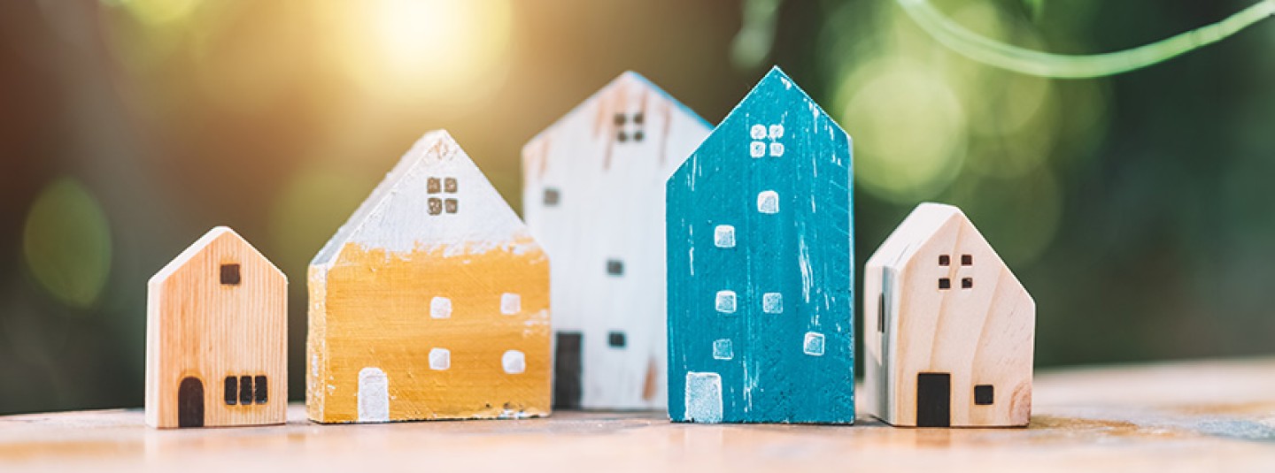 four toy houses