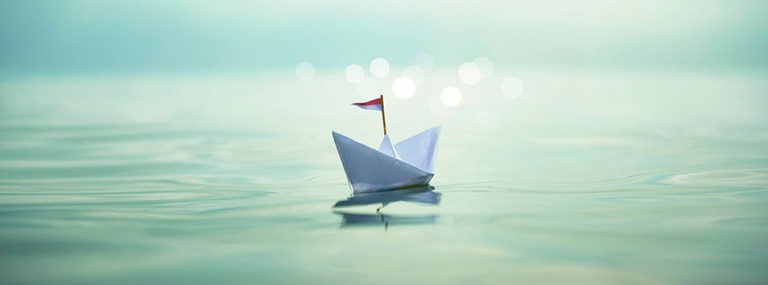 boat w flag